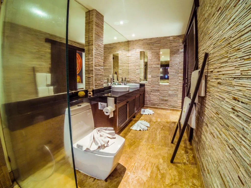 Bedroom No1 02