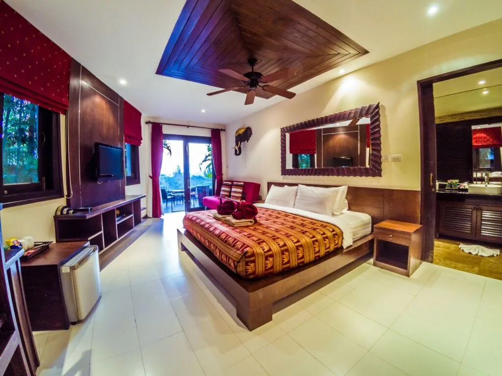 Bedroom No1 04