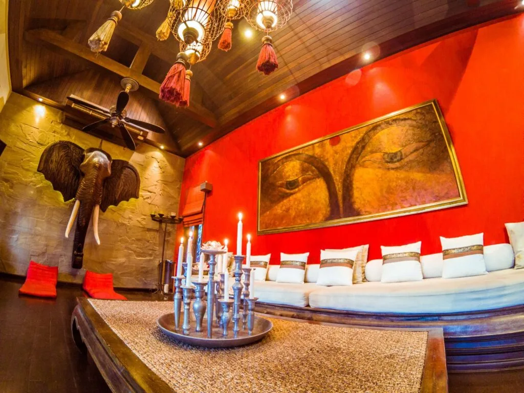 Chang Room (Living Room) 001