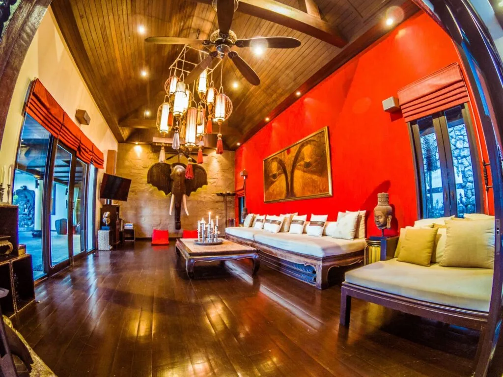 Chang Room (Living Room) 003