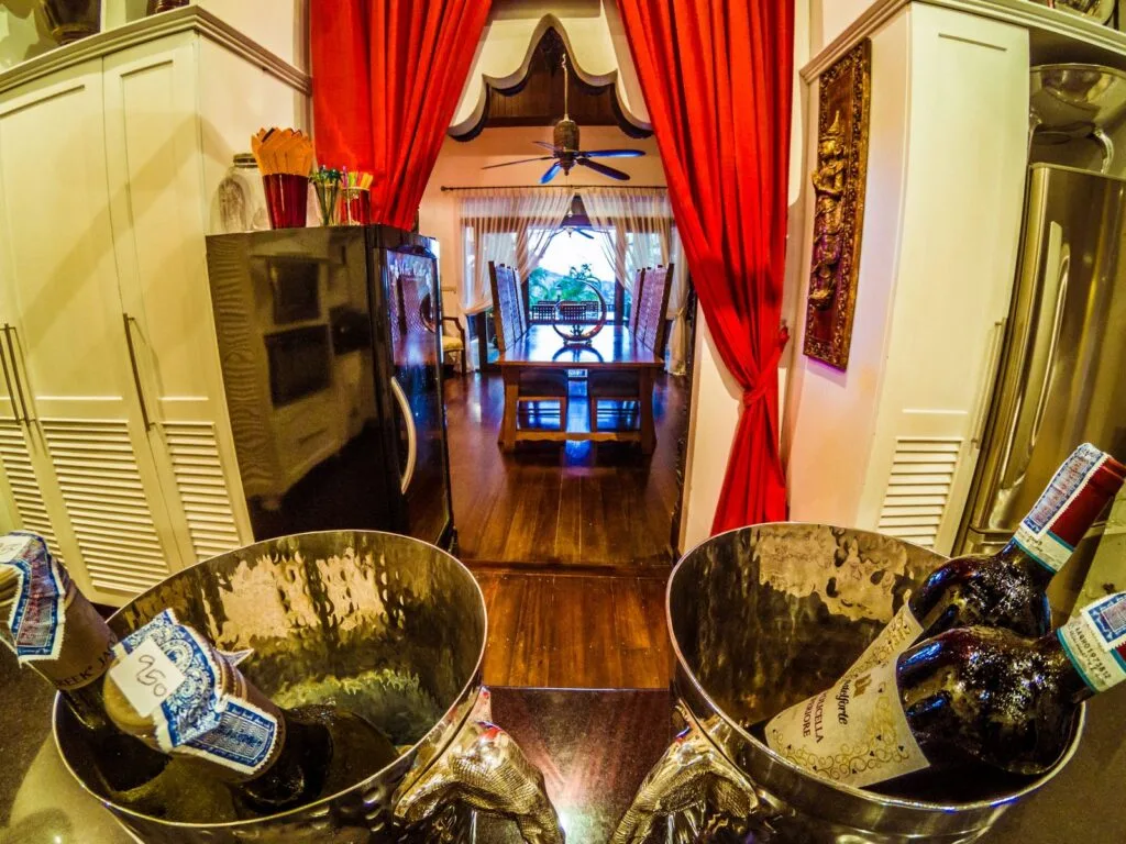 Kitchen and Dinning Room 005